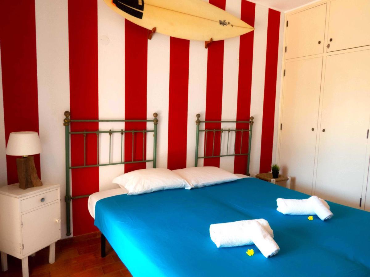 Jho'La Surf Camp Hostel Praia Da Luz Exterior photo